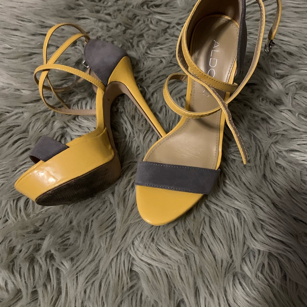Heels - Picture 3 of 3